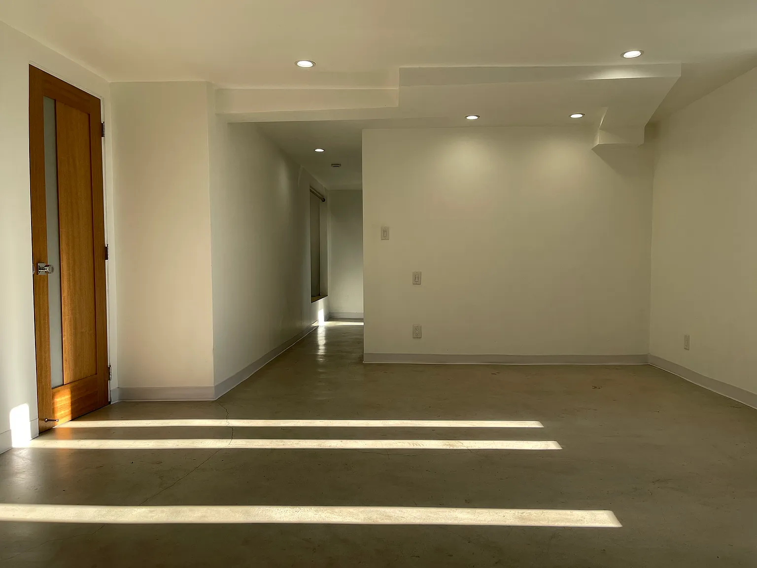 Studio, 400 sqft, $1,850 — Photo 3