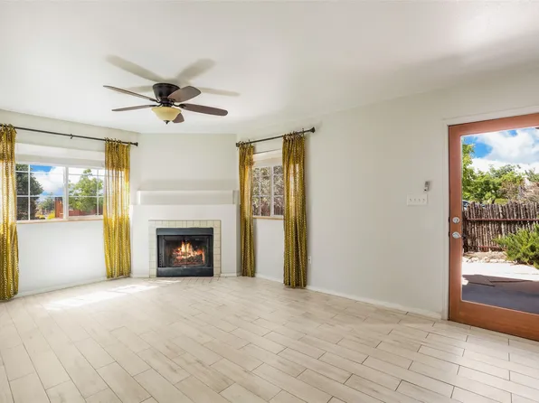 2210 Miguel Chavez Rd Unit 215, Santa Fe, NM 87505