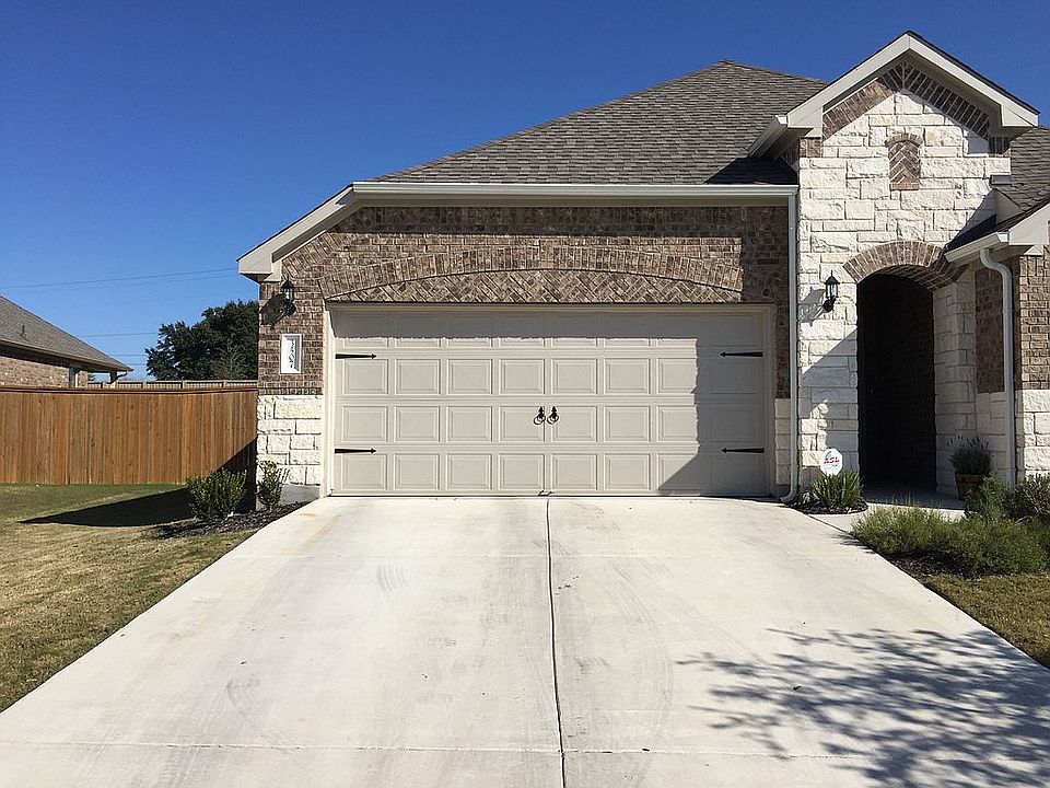 2nd image of 3507 Esperanza Dr