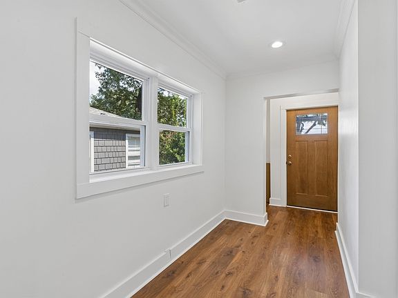 4th image of 206 Mountain Ave