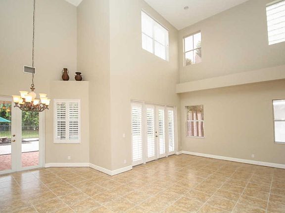 4th image of 4024 Artesa Dr