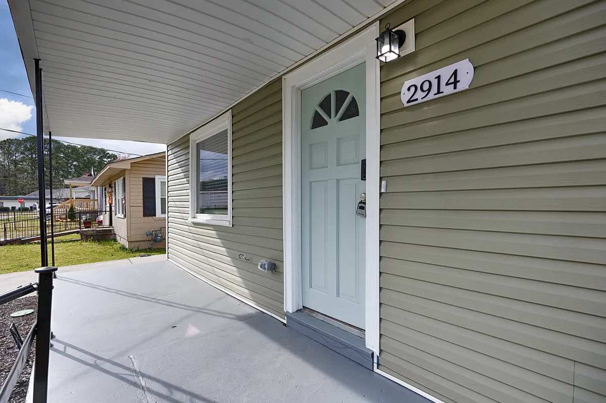 2 bed, 902 sqft, $1,300 — Photo 3