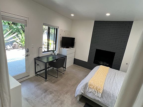 3rd image of 2411 6th St Unit B