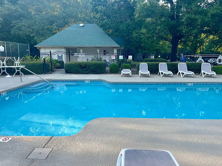 1032 Churchill Downs Ct #B — Photo 17