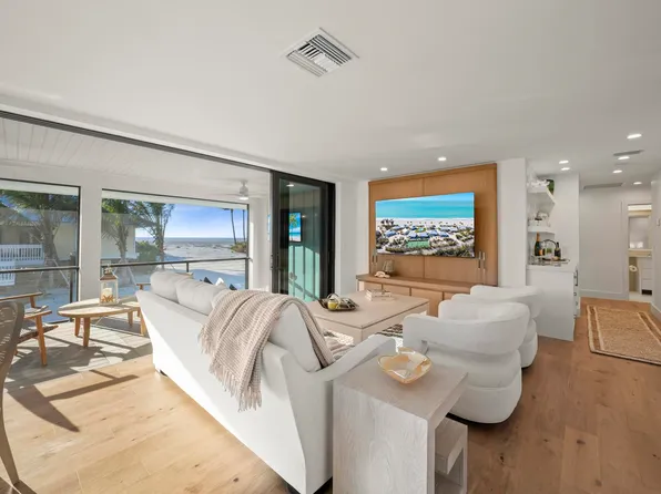 25 Beach Homes, Captiva, FL 33924