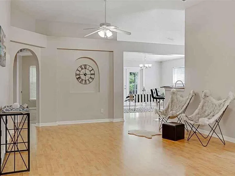 25002 Hyde Park Blvd — Photo 4