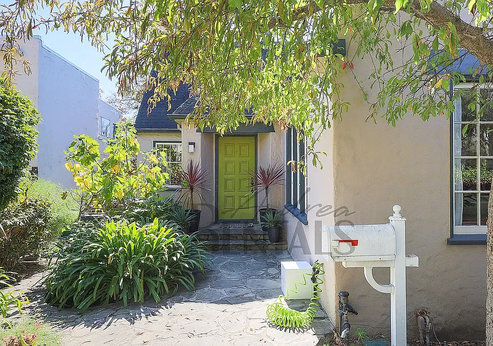 1842 Thousand Oaks Blvd