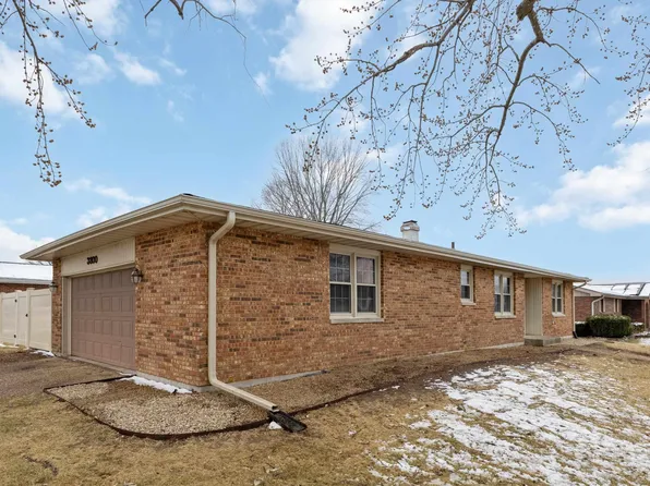 3800 Stonegate Rd, Quincy, IL 62305