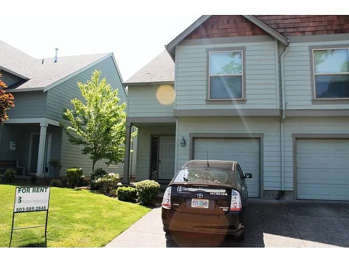 4044 Aden Pl NE photo 1