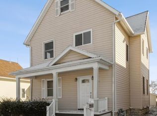 427 4th Ave SW #1, Cedar Rapids, IA 52404