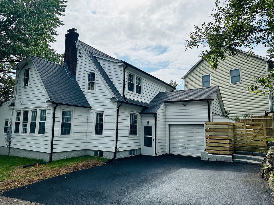 1st image of 403 Oaklawn Avenue
