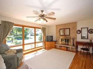 24880 Amlee Rd, Shorewood, MN 55331