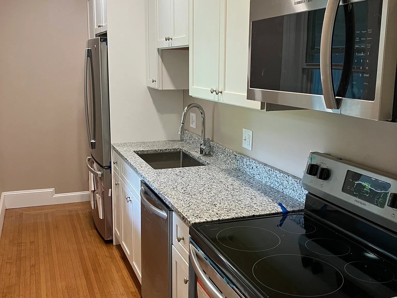 2 bed, 99999 sqft, $2,950 — Photo 4