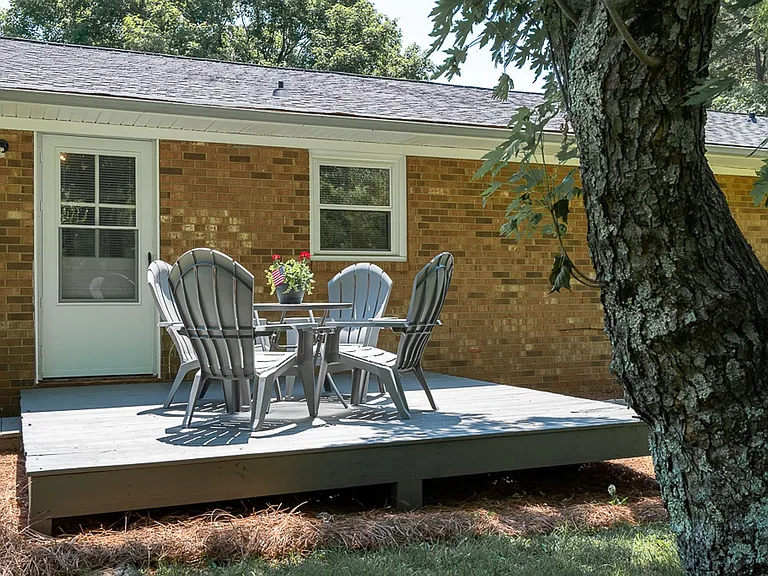 320 Broken Saddle Ln — Photo 22