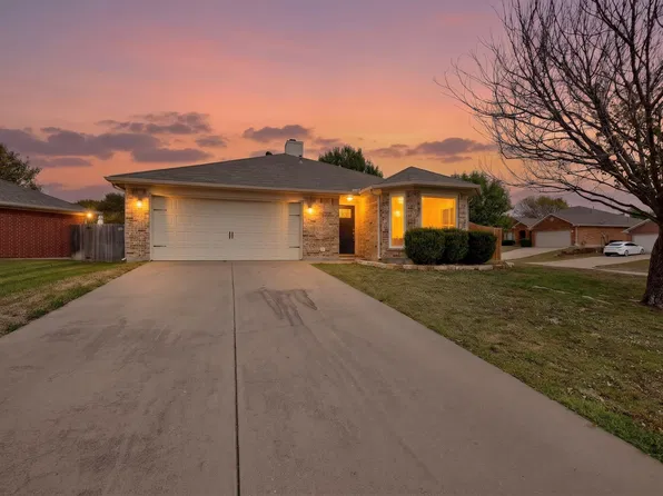 600 Jamie Ln, Mansfield, TX 76063