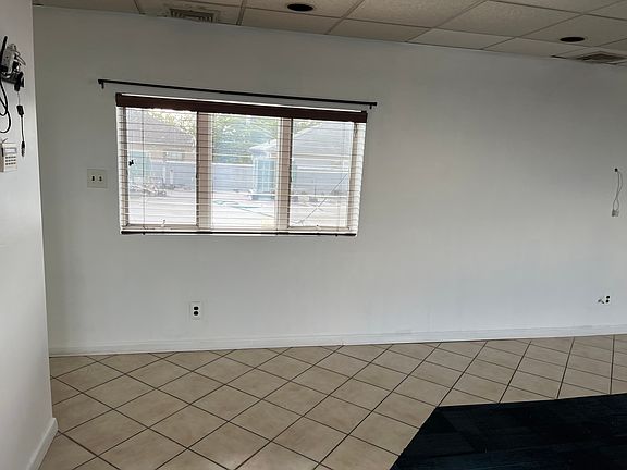 DIning room area window
