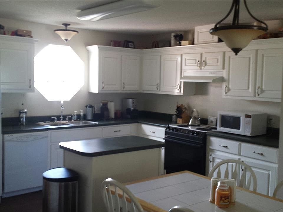 2nd image of 2701 Southern Oaks Dr