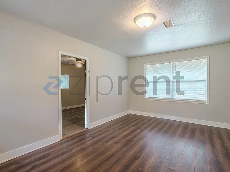 5818 Glenhurst Dr — Photo 15