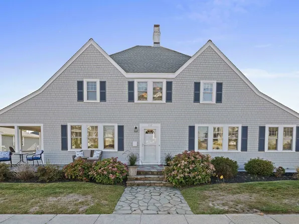 117 Manomet Ave, Hull, MA 02045