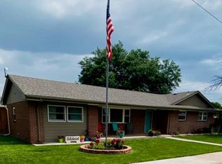 1006 Edward St, Lakin, KS 67860