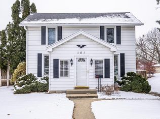 151 Main St, Pewaukee, WI 53072