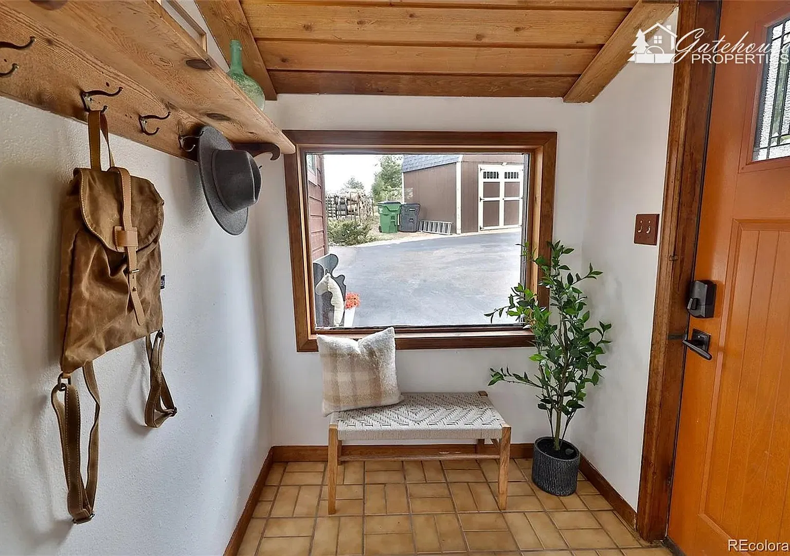 Beautiful 3-Bedroom Mountain Home with Hot Tub, Expansive Deck & Direct Trail Access — Photo 3