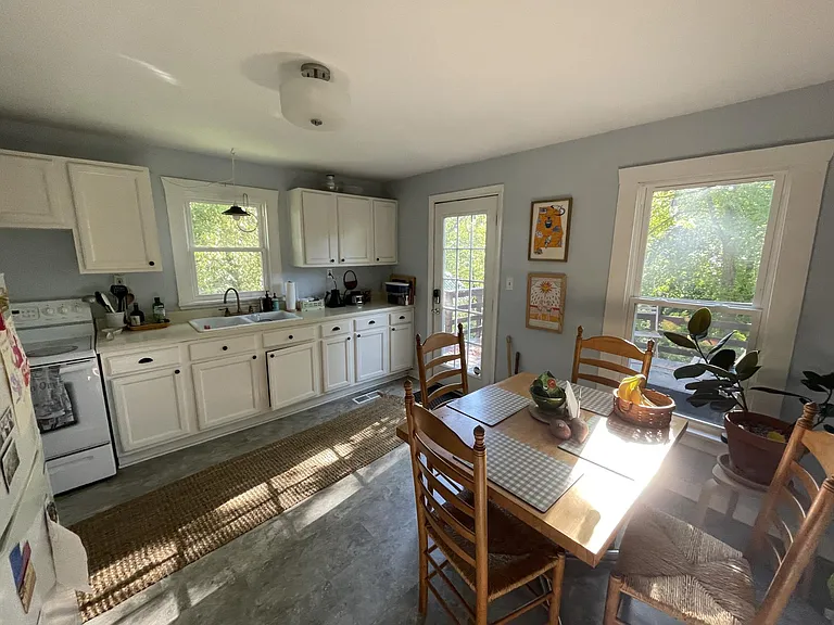 2235 Kline Ave — Photo 4