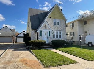 13833 224th St, Springfield Gardens, NY 11413