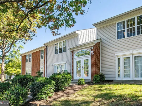 15639 Horseshoe Ln, Woodbridge, VA 22191