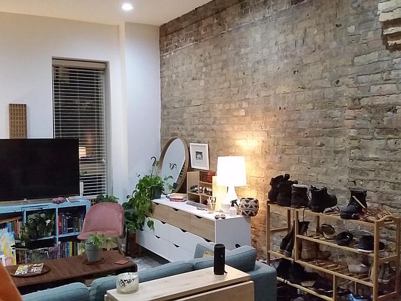 4th image of 1068 N Hermitage Ave APT 1F