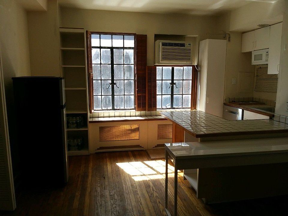 1st image of 5 Tudor City Pl APT 1324