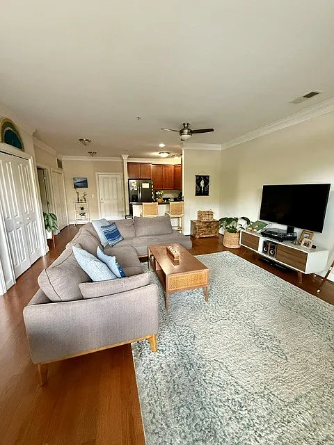 1 bed, 870 sqft, $1,600 — Photo 2