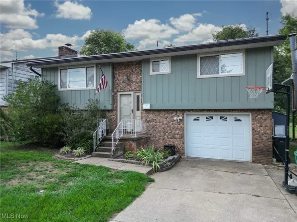 908 20th St, Vienna, WV 26105