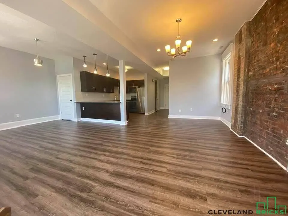 1 bed, 1000 sqft, $1,900 — Photo 2