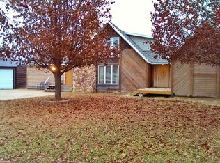 12899 Country Place Dr, Country Club, MO 64505