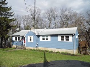 30 Millington Ave, Hewitt, NJ 07421