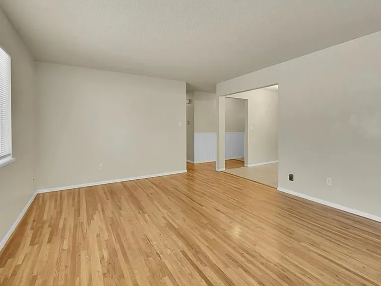 4102 Garrett Pl — Photo 8