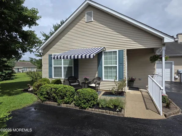 8 Fennel Court, Whiting, NJ 08759