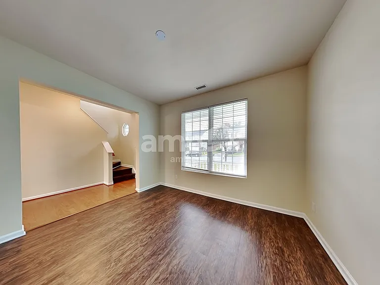 3012 Cardinal Lake Dr — Photo 6
