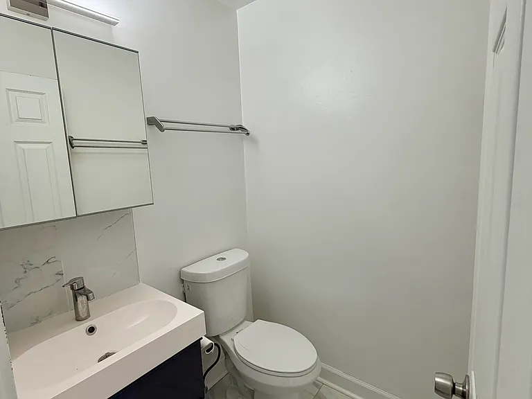 8649 W Foster Ave #3B — Photo 7