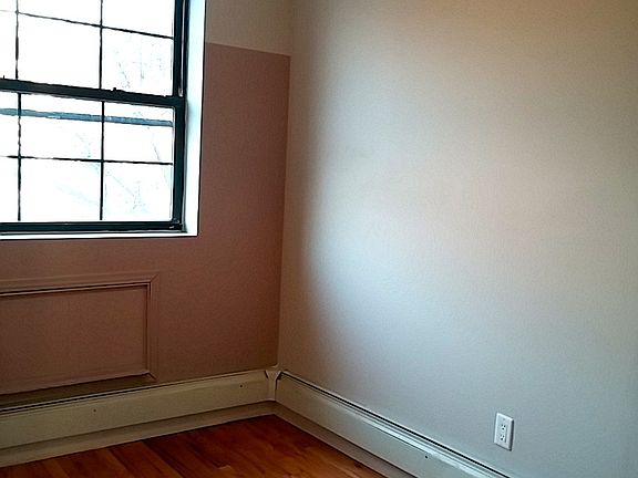 5th image of 426 Franklin Ave APT 2