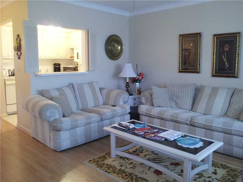 1st image of 104 Lyndhurst E
