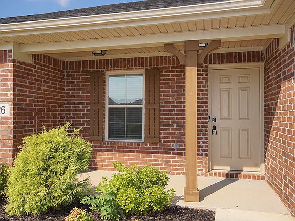 4th image of 126 Beaver Brook Pl