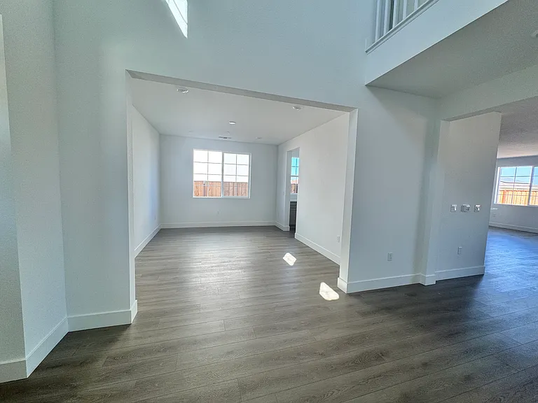 7910 Lamplight Dr — Photo 10