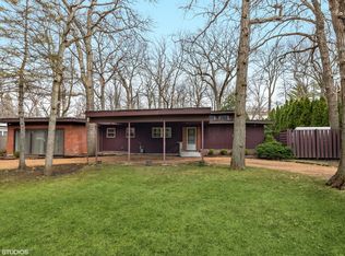 671 S Green Bay Rd, Lake Forest, IL 60045