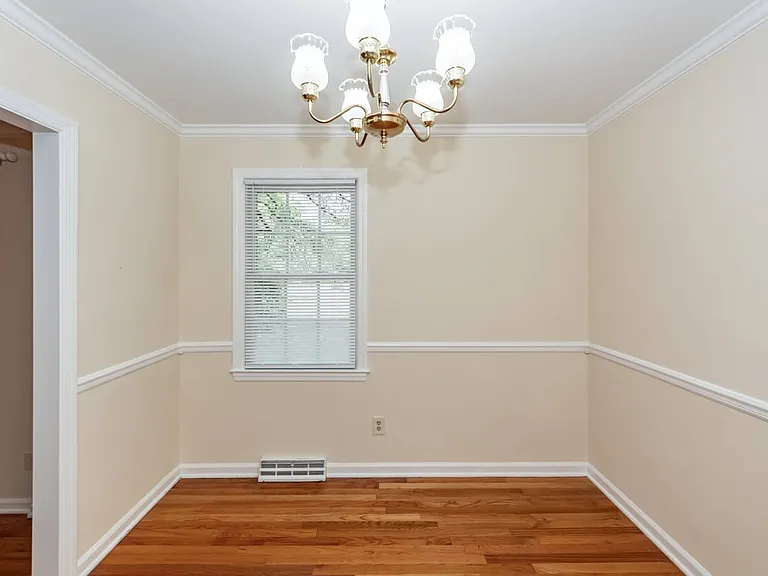777 Bonham Dr — Photo 8