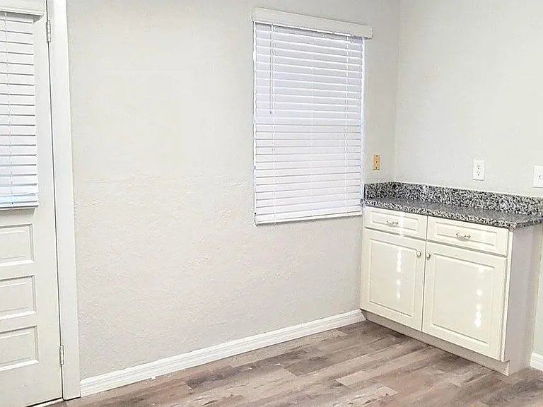 340 Tropical Ln — Photo 9