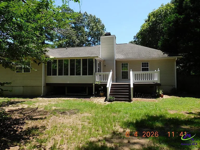 112 Charleston Ct — Photo 24