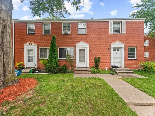 451 Clearview Dr #B18, Euclid, OH 44123