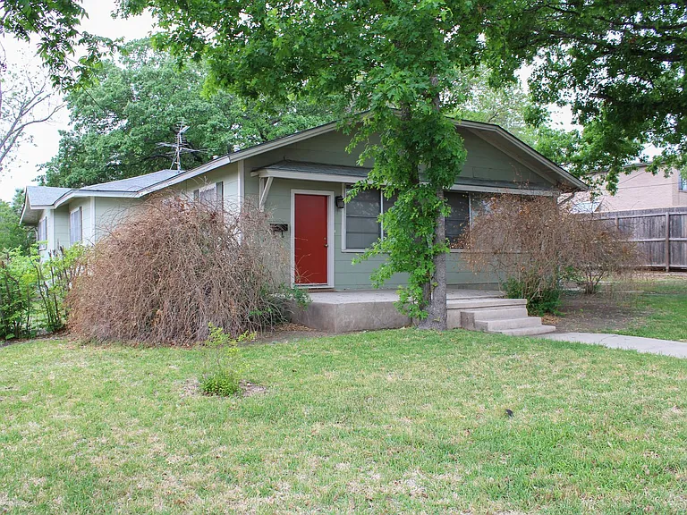 3901 N New Braunfels Ave — Photo 2